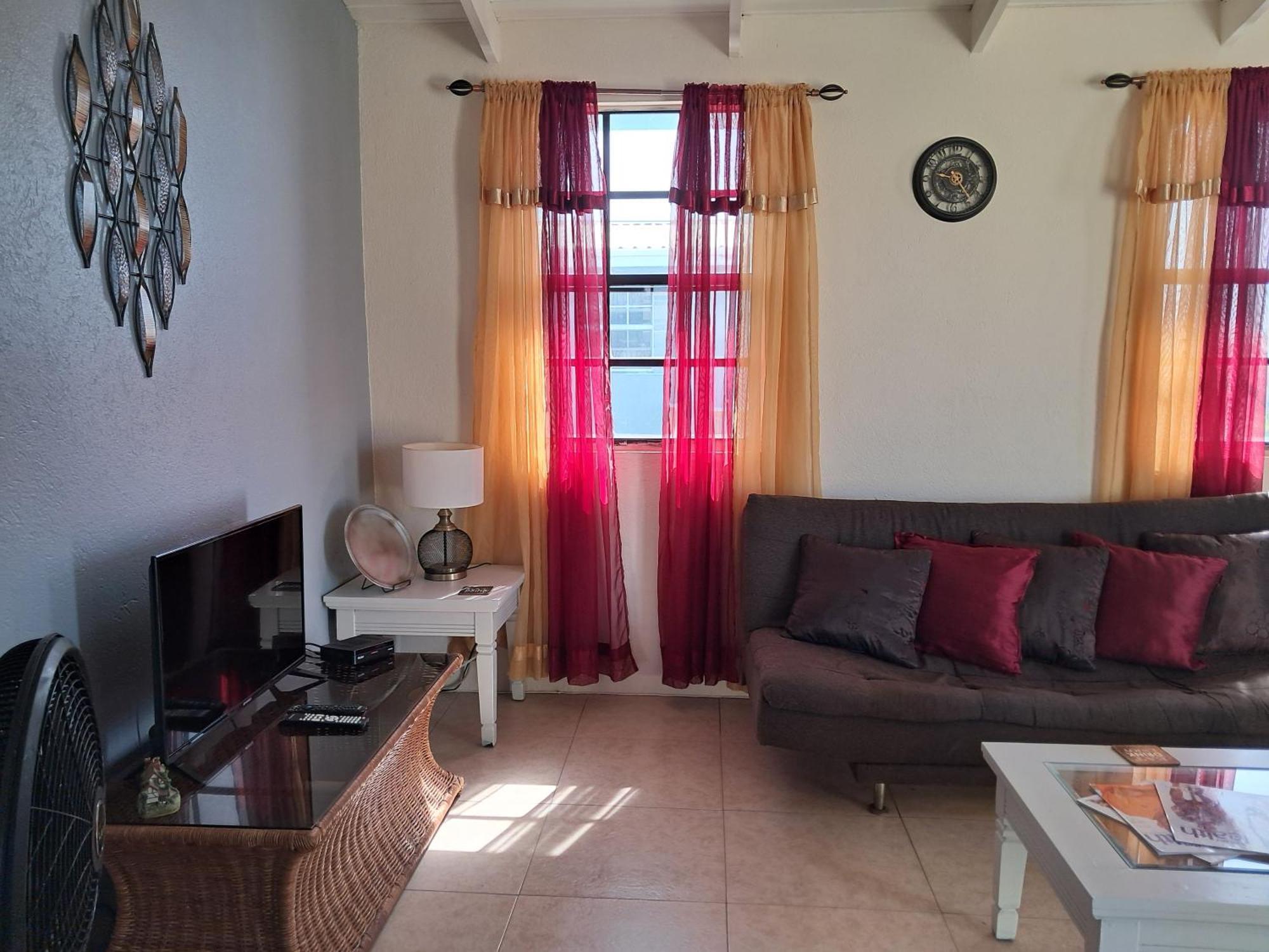 קרייסט צ'רץ' Michand Guest Apartments- Cozy One Or Two Bedroom- 5 Walk Minutes From Airport 10 Mins Drive To Oistins Or Beach מראה חיצוני תמונה