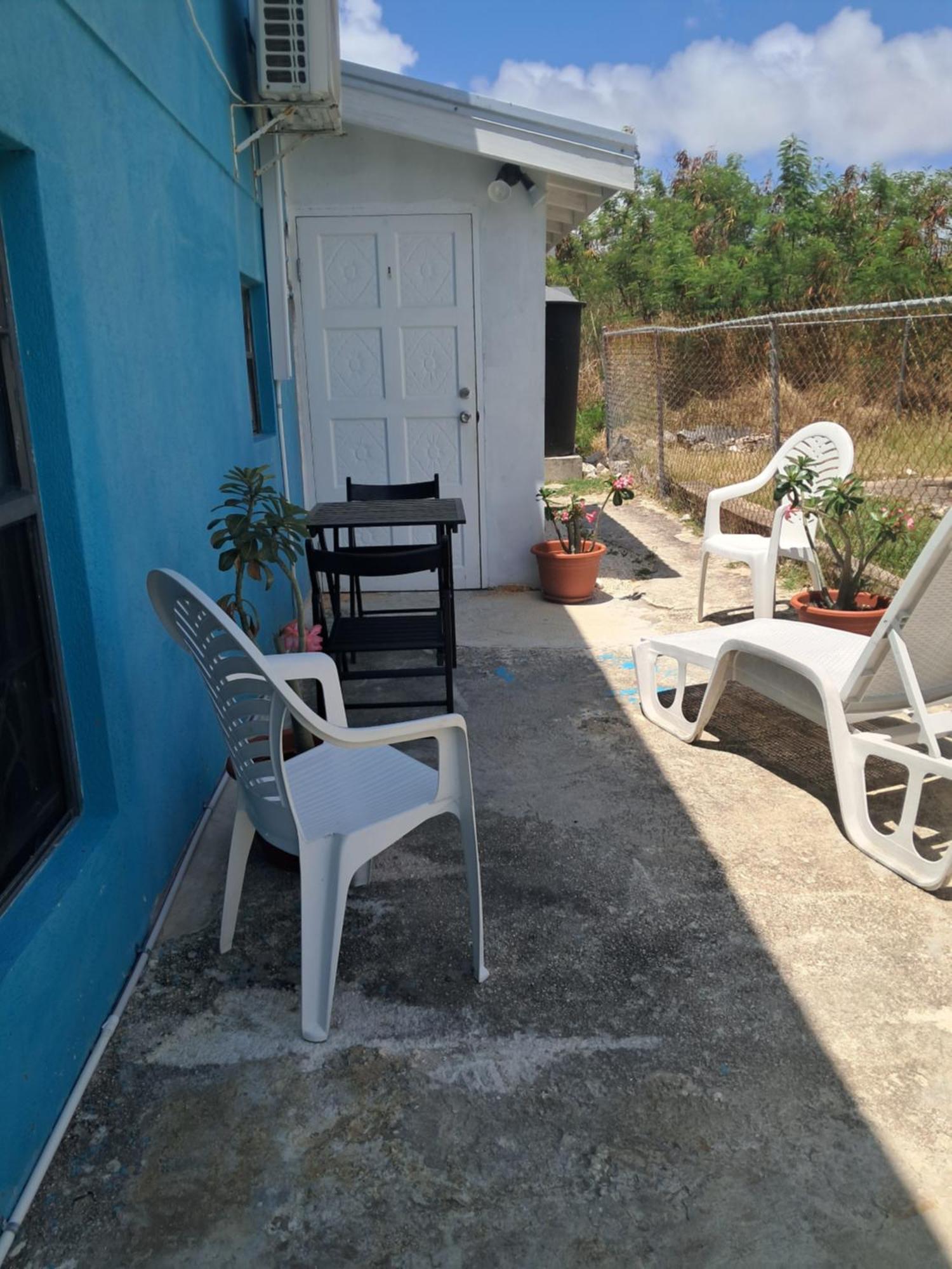 קרייסט צ'רץ' Michand Guest Apartments- Cozy One Or Two Bedroom- 5 Walk Minutes From Airport 10 Mins Drive To Oistins Or Beach מראה חיצוני תמונה